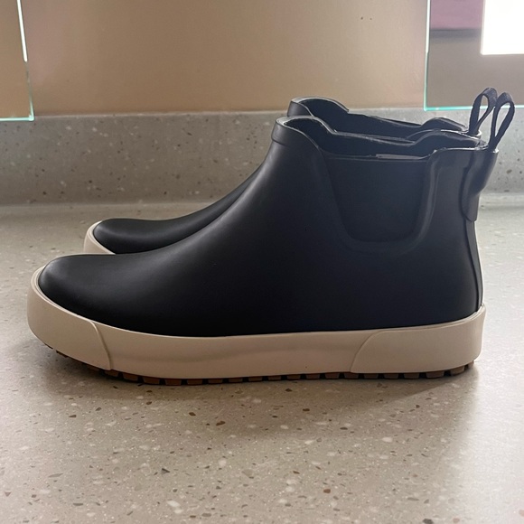 NWOT Universal Thread Black Boots Size 6 - Picture 8 of 8